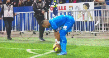 意媒：增强俱乐部财务竞争力，拉齐奥探索纳斯达克上市路径（意媒：拉齐奥为提升财务竞争力，正研究赴纳斯达克上市）