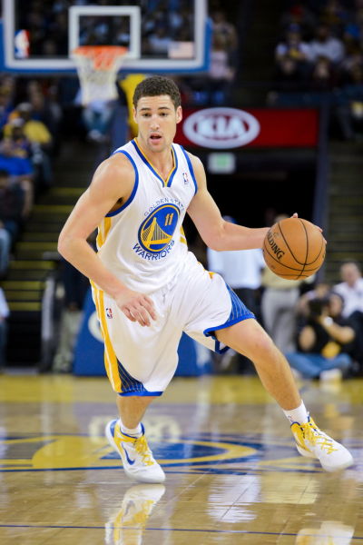 从加马童工到英超银靴：伊戈尔·蒂亚戈，用八粒进球丈量5500英里的苦难与荣耀（八球跨越5500英里：伊戈尔·蒂亚戈从加马童工到英超银靴的苦难与荣光）