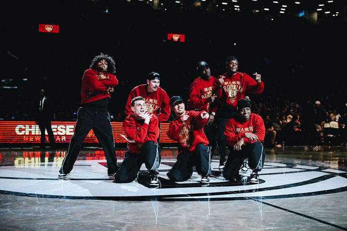 官方：利物浦传奇队明年3月将与多特传奇队踢慈善赛（官宣：利物浦与多特传奇队将于明年3月进行慈善赛）