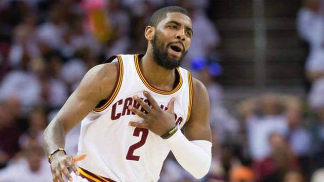 科尔：格林将在当地时间周日归队，但能否出战尚待队医决定（科尔：格林周日归队，是否出战由队医决定）