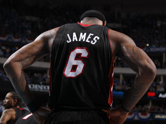 美记预测全明星：詹姆斯落选？狄龙代替布克？开拓者也有席位？（美媒预判全明星名单：詹姆斯或无缘？狄龙顶替布克？开拓者有人入选？）