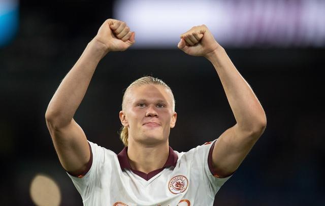 曼联求购20岁左路好手遭拒 或再报价4000万欧元（曼联求购20岁左翼新星被拒 或再出价4000万欧元）