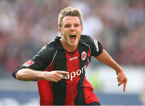 跟队：斯图加特愿意放走米约，马竞和热刺都对他感兴趣（队记：斯图加特愿放行米约，马竞与热刺均有意）