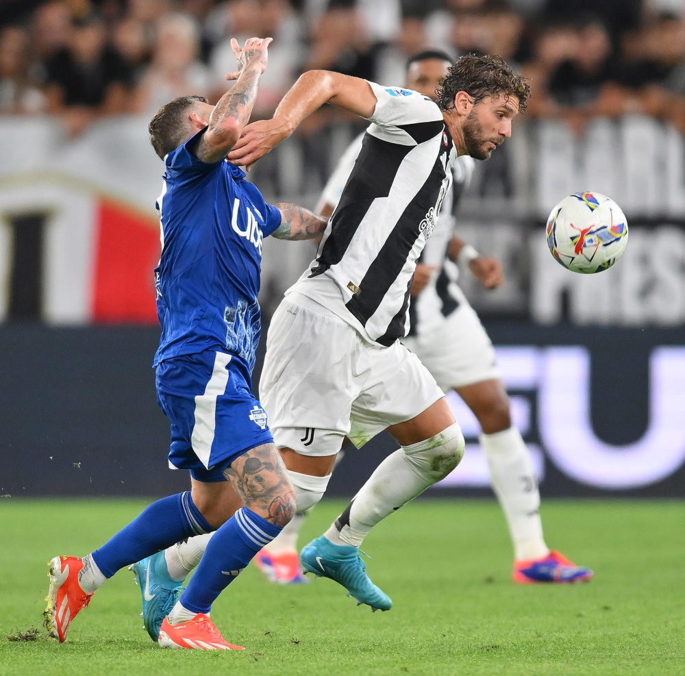 希勒最新一轮英超预测：切尔西负维拉，曼联纽卡平局（希勒英超新一轮预测：切尔西不敌维拉，曼联与纽卡战平）