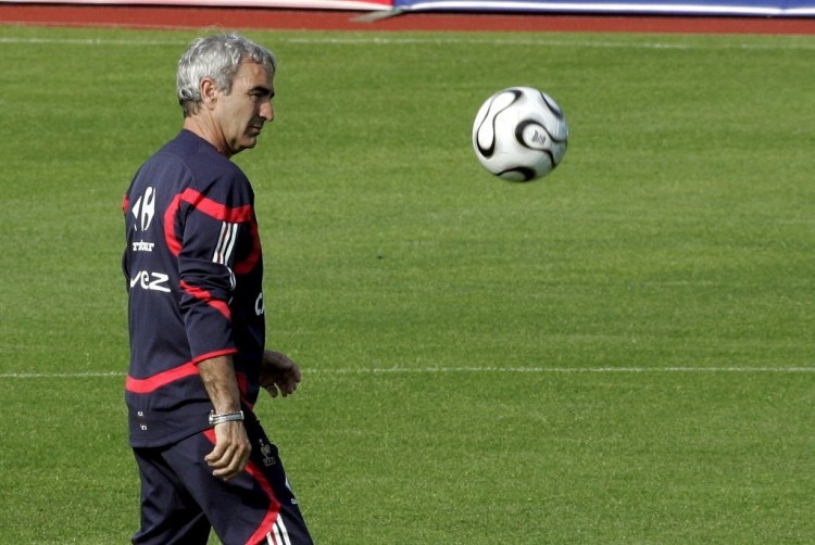 皇马欧冠客战利物浦大名单：阿诺德战旧主，贝林、姆巴佩在列（皇马欧冠客场对阵利物浦名单出炉：阿诺德对阵旧主，贝林厄姆与姆巴佩入选）