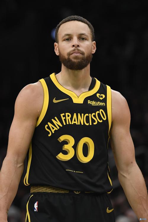 逆袭称王，苏超泰州队获2025微博竞燃之夜年度全民闪耀运动队（黑马封王！苏超泰州队荣膺2025微博竞燃之夜年度全民闪耀运动队）