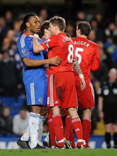 上一次对阵安哥拉：梅西斯卡洛尼替补登场，阿亚拉百场（上次交手安哥拉：梅西、斯卡洛尼替补出场，阿亚拉完成百场）