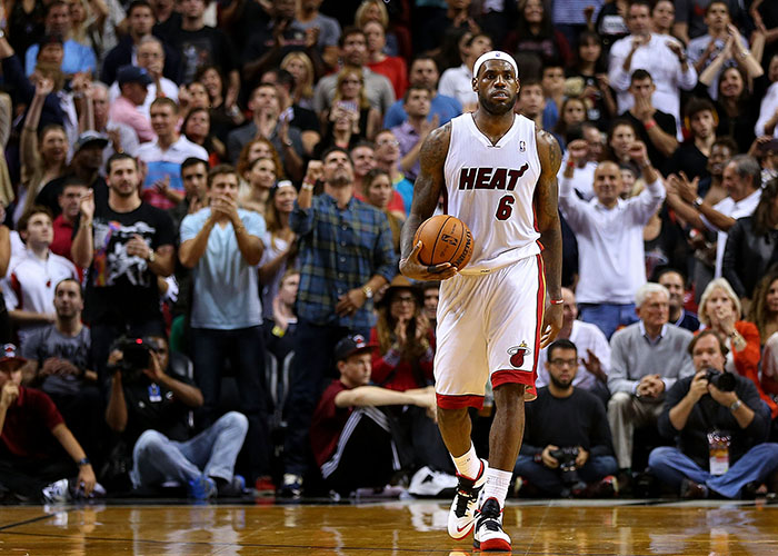 马卡：皇马高层连夜开会，确定欧冠对曼城是阿隆索生死战（马卡报称：皇马高层连夜商议，认定欧冠战曼城将成阿隆索的生死之战）