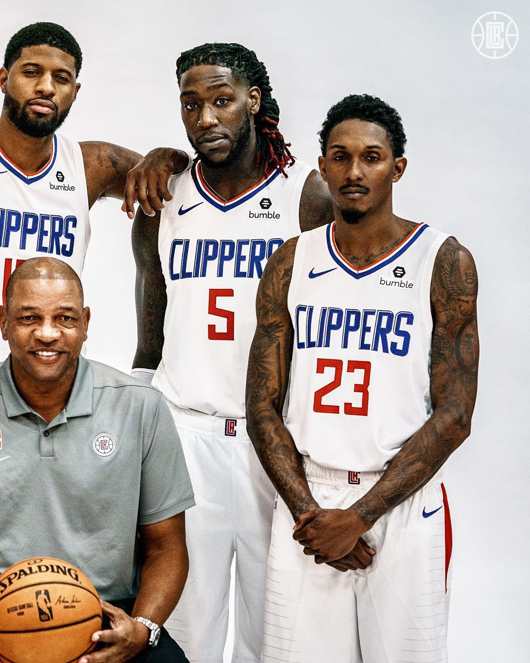 百场里程碑！库巴西成巴萨达此成就第二年轻球员（库巴西达成百场里程碑，成为巴萨史上第二年轻完成此成就的球员）