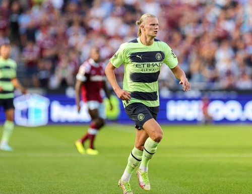 每体：吉乌计划离队找机会，目前最有可能加盟桑德兰或莱比锡（每体称吉乌欲离队另觅发展，桑德兰与莱比锡成热门下家）