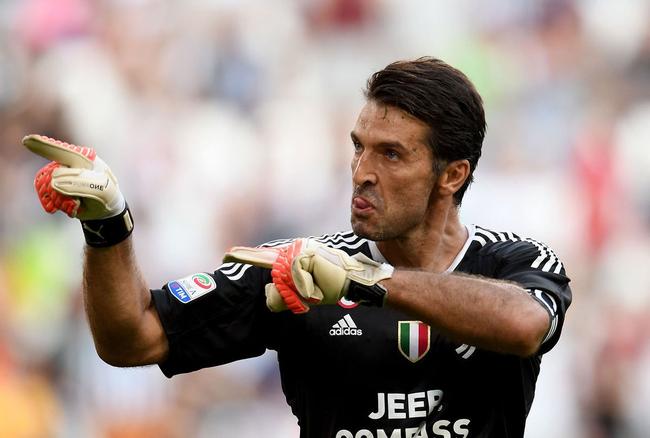 女友到场观战！阿德巴约全场投篮13中4仅得到8分（女友现场助威，阿德巴约13投4中仅拿8分）