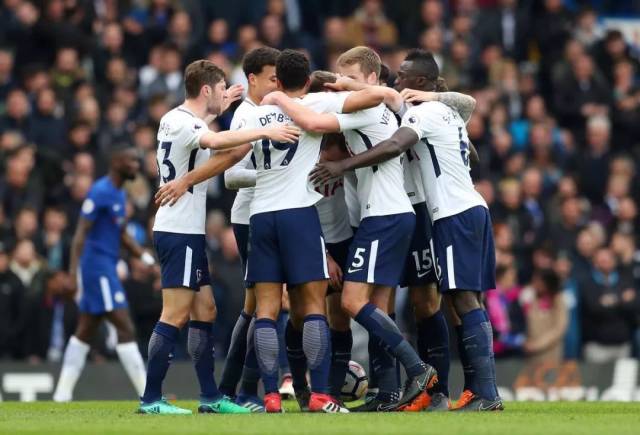 米兰客战拉齐奥：莱奥领衔，亚沙里、里奇、拉比奥出战（米兰做客挑战拉齐奥：莱奥挂帅，亚沙里、里奇、拉比奥悉数登场）